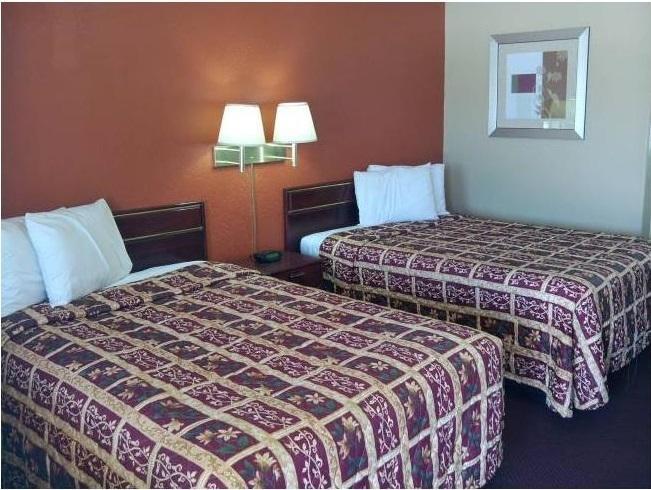 Deluxe Inn Stamford Стая снимка
